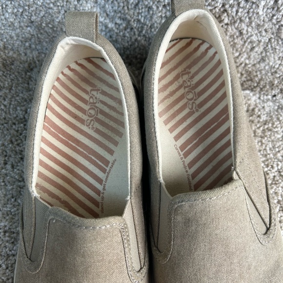 Taos Beige Dandy Canvas Slip On Shoes Womens Size 8.5 Loafers - Picture 2 of 9